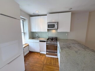 129 Mercer St Unit 3, Jersey City, NJ 07302
