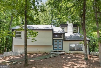 671 Lost Creek Cir, Stone Mountain, GA 30088