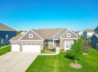 4270 Fox Hunt Dr, Bargersville, IN 46106