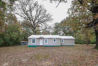2135 Fairview Rd SW, Camden, AR 71701
