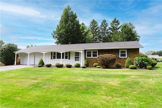 14 Fairlane Dr, Whitesboro, NY 13492