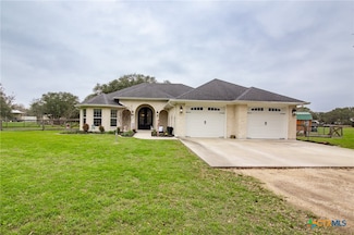 7134 Old Highway Rd, Inez, TX 77968