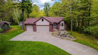41 W River Dr, Gladwin, MI 48624
