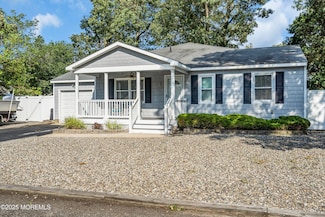 461 Commodore Dr, Forked River, NJ 08731