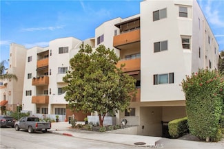 5016 Bakman Ave Unit 304, North Hollywood, CA 91601