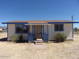 51 E Via Papaya, Huachuca City, AZ 85616