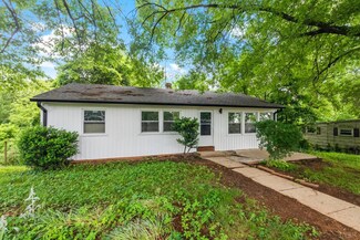 1807 Sunset Dr, Altavista, VA 24517