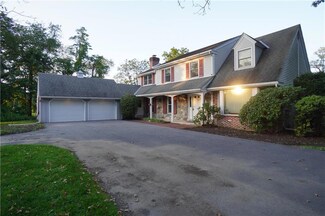 5065 Milford Ln, Emmaus, PA 18049