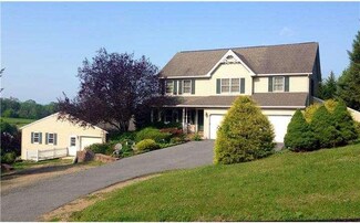 1467 Hilltop Rd, Leesport, PA 19533