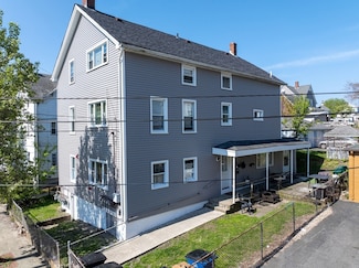 9 Clement St, Tiverton, RI 02878