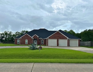 8135 Dawn Dr, Beaumont, TX 77705