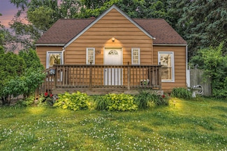 134 Honeoye St SW, Grand Rapids, MI 49548