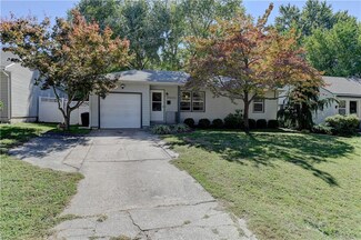 9007 E 73rd St, Raytown, MO 64133
