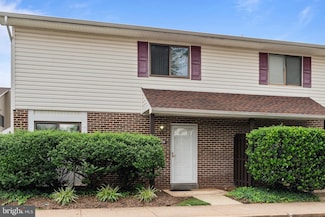 9013 Sandalwood Dr Unit B, Manassas, VA 20110