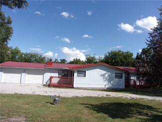 519 N 6th St, Lacygne, KS 66040
