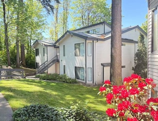 11703 NE 80th St Unit D3, Kirkland, WA 98033