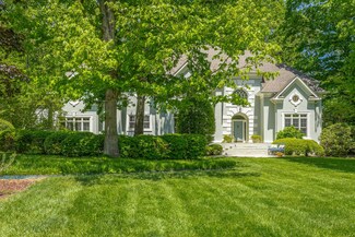 509 Rock House Ct, Signal Mountain, TN 37377