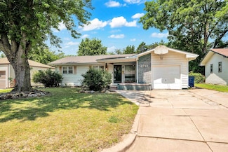 2715 S Oak St, Wichita, KS 67217