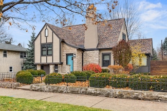 2707 Main St, La Crosse, WI 54601