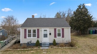 108 Bartlett Dr, Warwick, RI 02886
