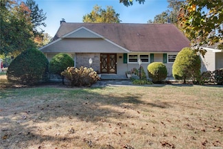 15 High Pine, Glen Cove, NY 11542
