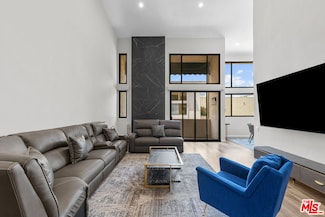 5310 Zelzah Ave Unit 302, Encino, CA 91316