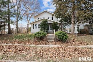 2202 Western Ave, Davenport, IA 52803