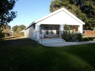 753 W Main St S, Vale, OR 97918