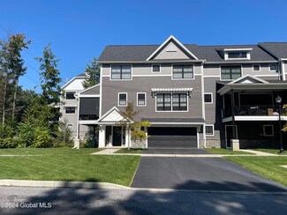 3 Gibson Ct, Saratoga Springs, NY 12866