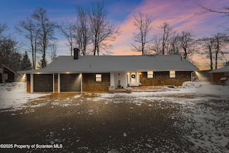 1224 Pocono Dr, Gouldsboro, PA 18424