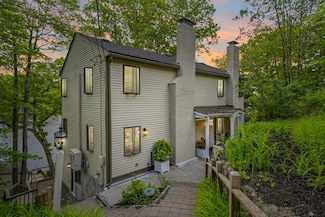 105 Crockett Rd, Upton, MA 01568
