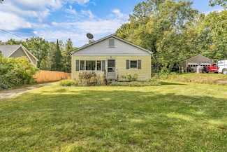 66 Summer St, Oakland, ME 04963