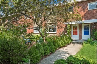 1553 Darrow Ave, Evanston, IL 60201