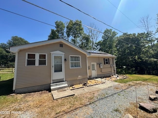 4 Center Ave, Honesdale, PA 18431