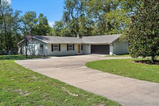 17924 E Brady St, Catoosa, OK 74015