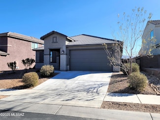 7837 S Land Grant Dr, Tucson, AZ 85747