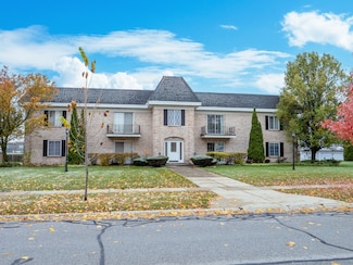 910 Camellia Dr Unit 11, Munster, IN 46321