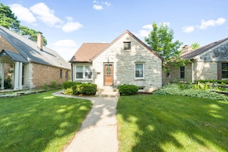 5711 N Braeburn Ln, Milwaukee, WI 53209