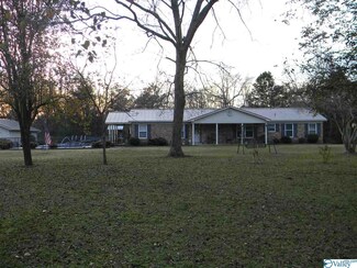 48 Cagle Rd, Hartselle, AL 35640
