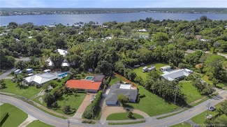 723 NW Spruce Ridge Dr, Stuart, FL 34994