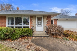 1910 Garling Dr, Bloomington, IL 61701