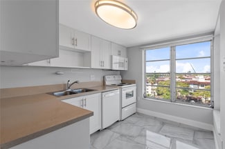 4174 Inverrary Dr Unit 715, Lauderhill, FL 33319