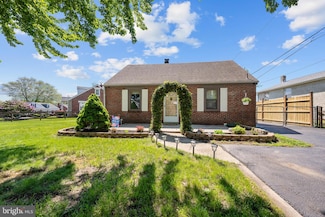 1007 Thornton Rd, Upper Chichester, PA 19061