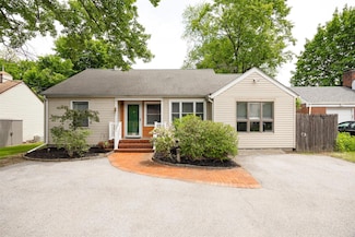 924 Violet Ave, Hyde Park, NY 12538