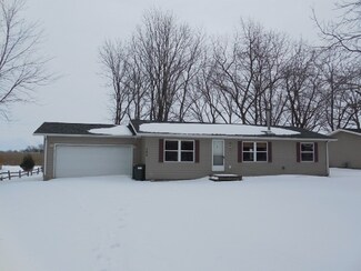 304 Booth St, Fox Lake, WI 53933