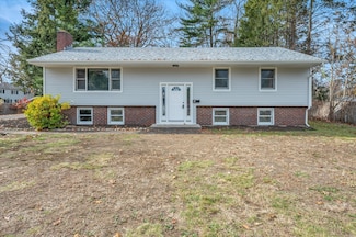 84 Raffia Rd, Enfield, CT 06082