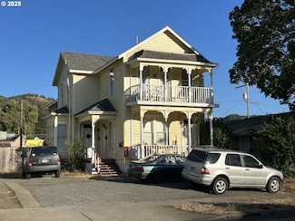 1537 SE Pine St, Roseburg, OR 97470