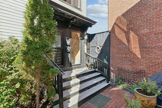 21 Pine St Unit 2, Portland, ME 04102
