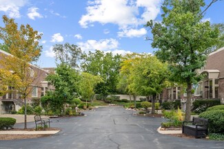 921 Harlem Ave Unit 17, Glenview, IL 60025