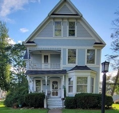 103 N Maple St, Momence, IL 60954